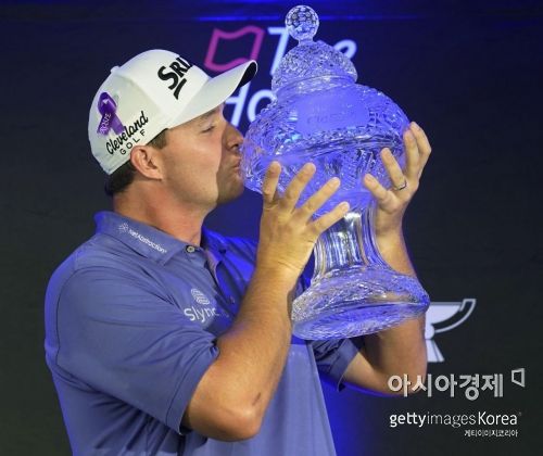 [골프토픽] '혼다클래식 챔프' 슈트라카 "세계랭킹 83위 안착"…람 '넘버 1'