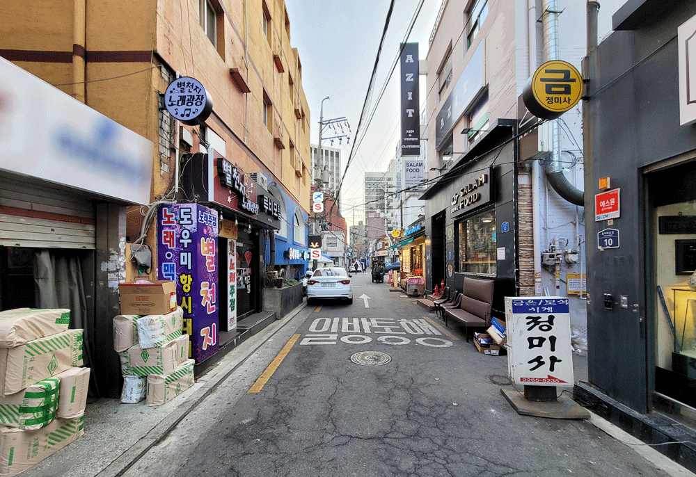 동대문구 유흥가. 이날 이 거리에는 유동인구가 적어, 적막한 모습만 보였다. 한승곤 기자 hsg@asiae.co.kr