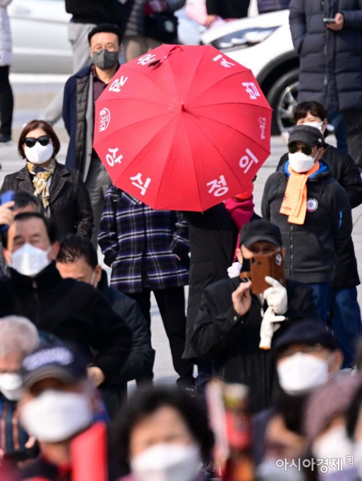 [포토] 김만배 녹취록 공개된 날, 이재명 '안방'경기도 찾은  윤석열