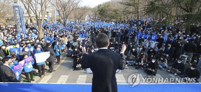 [현장in]‘보수 심장’ 대구 “열에 아홉은 尹입니더” 물밑선 “TK 싹쓸이, 나아진 게 뭐가 있노”