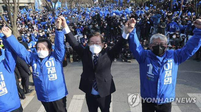 [현장in]‘보수 심장’ 대구 “열에 아홉은 尹입니더” 물밑선 “TK 싹쓸이, 나아진 게 뭐가 있노”