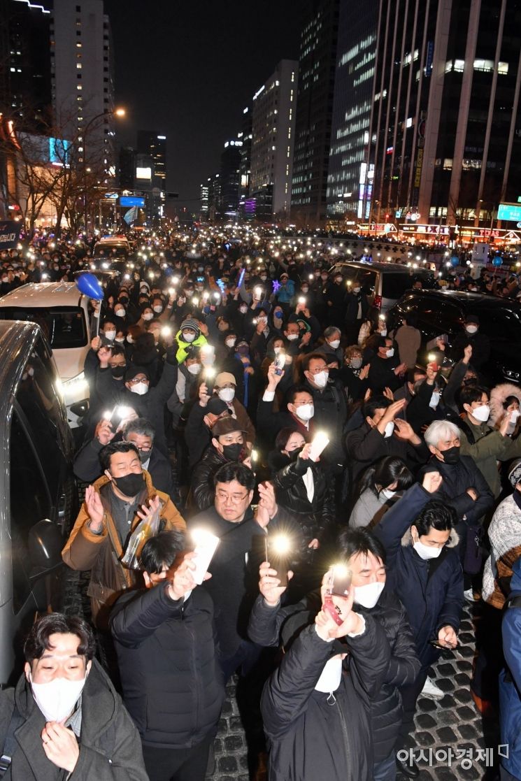 8일 서울 청계광장 일대에서 열린 이재명 더불어민주당 대선후보의 ‘국민의 꿈이 이재명의 꿈입니다’ 서울 집중 유세에 많은 시민들과 지지자들이 함께하고 있다./국회사진기자단
