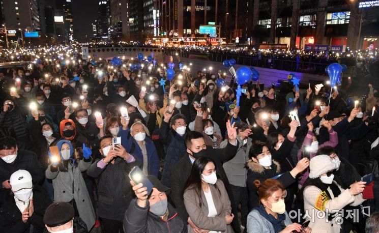 8일 서울 청계광장 일대에서 열린 이재명 더불어민주당 대선후보의 ‘국민의 꿈이 이재명의 꿈입니다’ 서울 집중 유세에 많은 시민들과 지지자들이 함께하고 있다./국회사진기자단