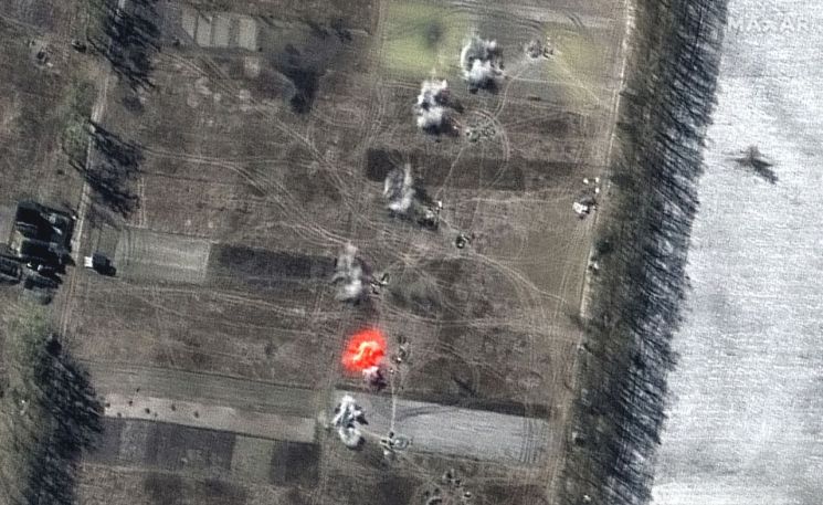 "얼마나 쏴 댔으면"…러시아 포격 불꽃, 위성에서도 보인다[과학을읽다]