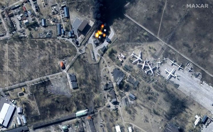 "얼마나 쏴 댔으면"…러시아 포격 불꽃, 위성에서도 보인다[과학을읽다]