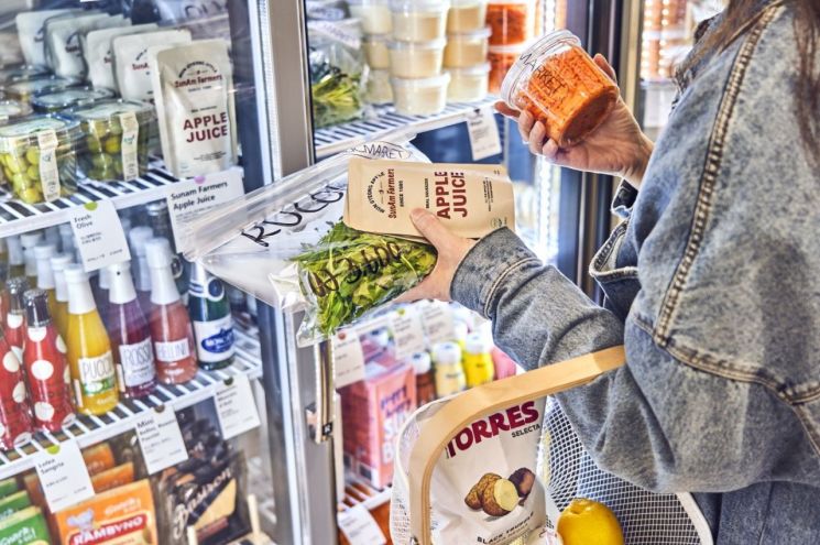 시몬스 침대, 시몬스테라스에 식료품 편집샵 '퍼블릭마켓' 개장