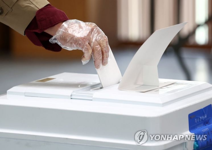 “대선 승리 여세 몰자” 지방선거 예비후보 등록 국힘 쏠림 뚜렷
