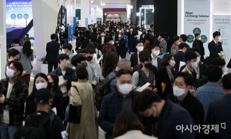 배터리3사, 성장성·수익성 고차방정식…LG·SK '생산능력', 삼성 '기술개발' 속도