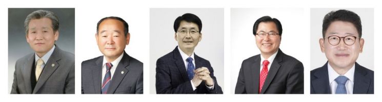 사진 왼쪽부터 김신 전 완도군의원, 박인철 완도군의원, 신영균 민주당 전남도당 부위원장, 신우철 완도군수, 지영배 전 전남도국장.(가나다 순)