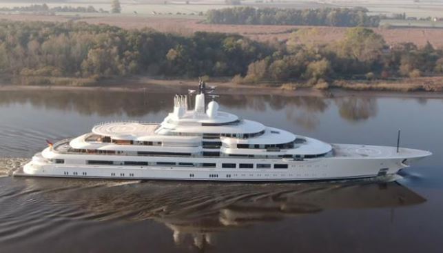 아무도 주인 몰랐던 8000억원 슈퍼 요트…푸틴 '은닉 자산'이었나