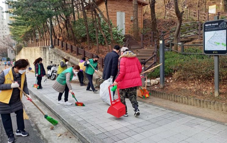 동대문구 간부, 주민과 함께 빈틈없는 봄 맞이 환경순찰