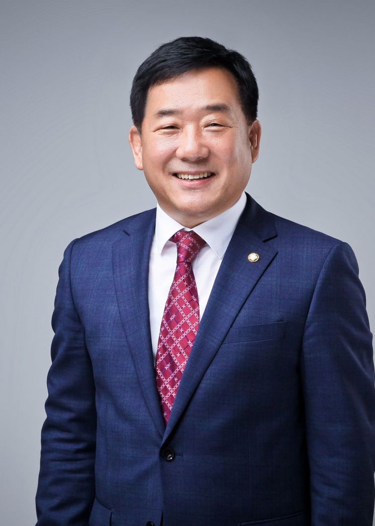 [속보] '친윤계' 박성민, 당대표 비서실장직 사임