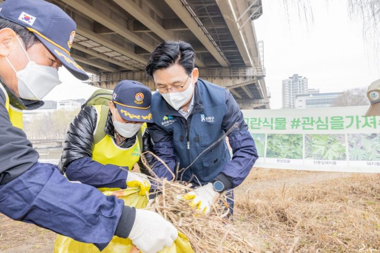 성동구 마장동축산시장· 성수 뚝섬유원지 461면 주차장 준공