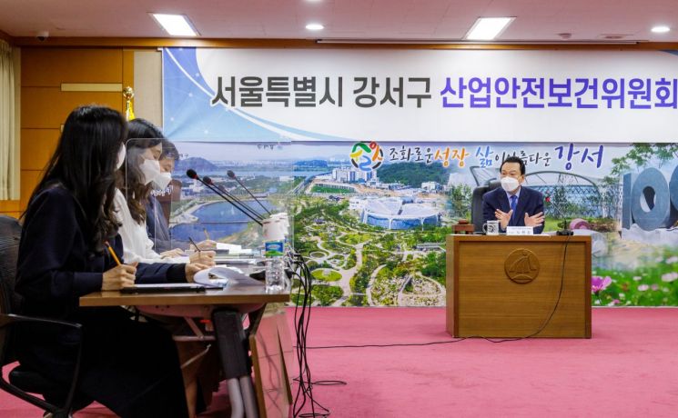 [포토]용산구, 천연기념물 6호 백송 후계목 이식