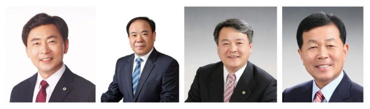 사진 왼쪽부터 김철우 보성군수, 변재면 농학박사, 선형수 사랑의 연탄 나눔 지부장, 임영수 전남도의원.