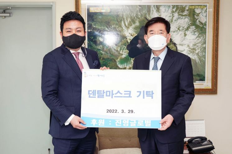 [포토]용산구, 천연기념물 6호 백송 후계목 이식