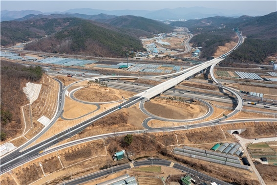 대구외곽순환도로 칠곡분기점.