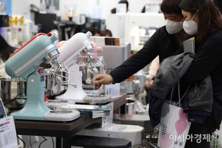 [현장에서]“올해는 백투 비즈니스”…벌써 11번째 서울커피엑스포, 8만여개 커피 제품 한 자리에