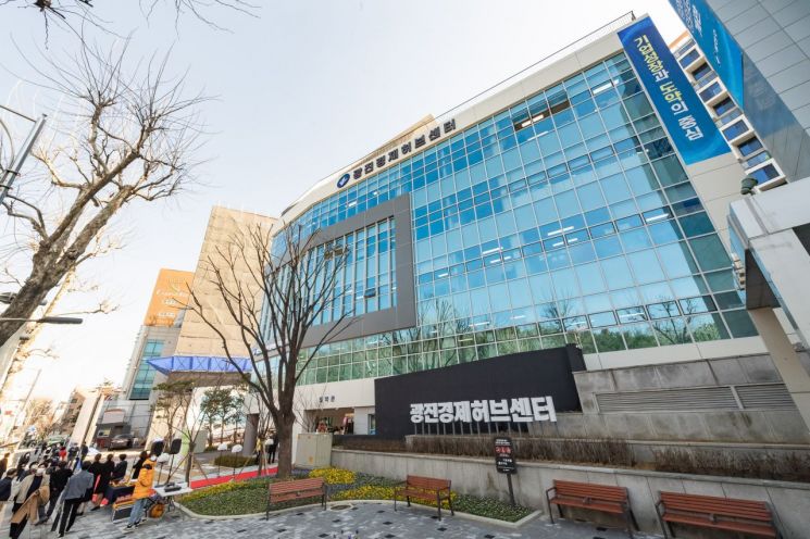 충정공 민영환 선생 동상 충정로 이전