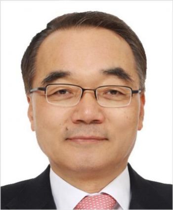 한국앤컴퍼니 이사회 의장에 박재완 전 장관