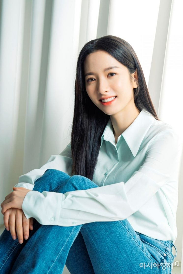 Ji-yeon Kim / Photo by King Kong by Starship