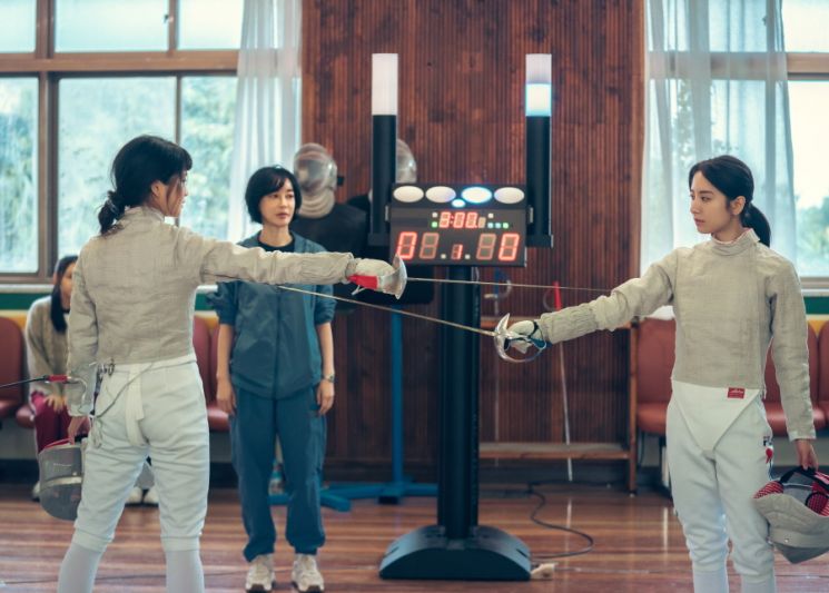 [Interview] Kim Ji-yeon "I Wish I Had a Friend Like Hee-do Too"