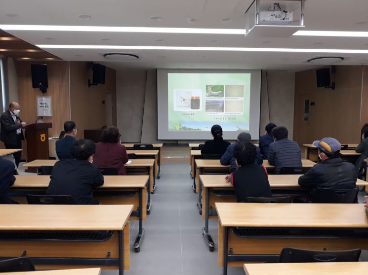 뽕나무서 누에고치, 양잠업 옛 명성 되찾는다 … 경북 상주시, 농가 경쟁력 높이기 프로젝트