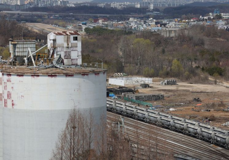 尹공약 호재에 원자재 수급난까지…시멘트株 상승세 탔다