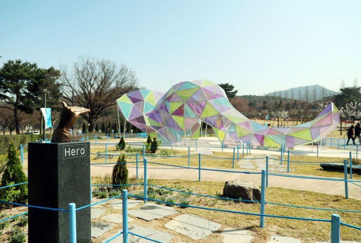 서울대공원, 임영웅 팬클럽 기부로 'Hero가든' 조성…민관협력 정원 확산