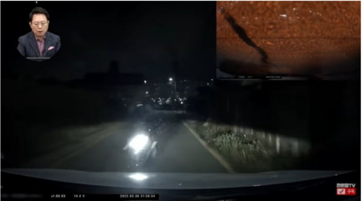 10대가 타고 있는 오토바이와 충돌한 승용차 운전자가 억울함을 토로했다. 사진=유튜브 채널 '한문철TV' 캡처