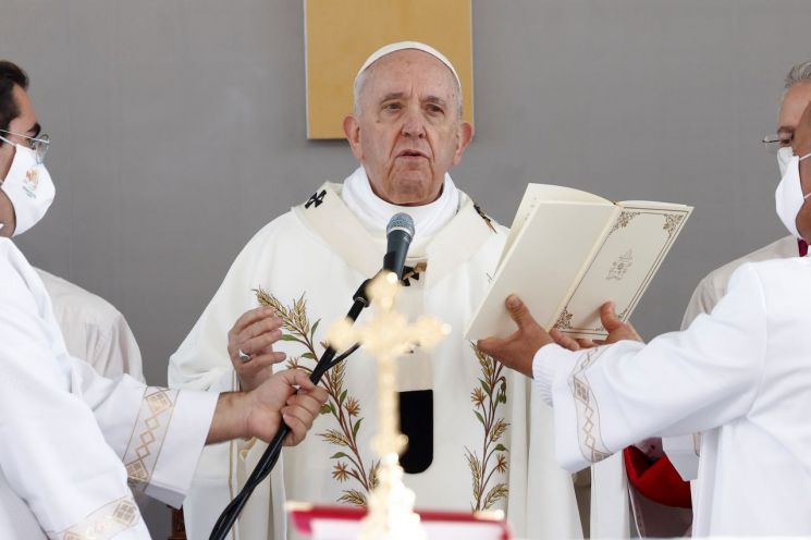 교황 "어리석은 전쟁…부활절 기간 휴전하자"