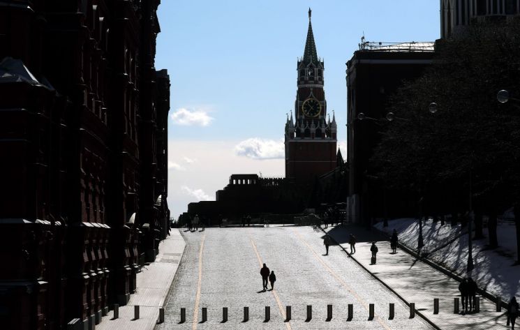 러시아 반도체 칩 수입 희망에 난감한 中