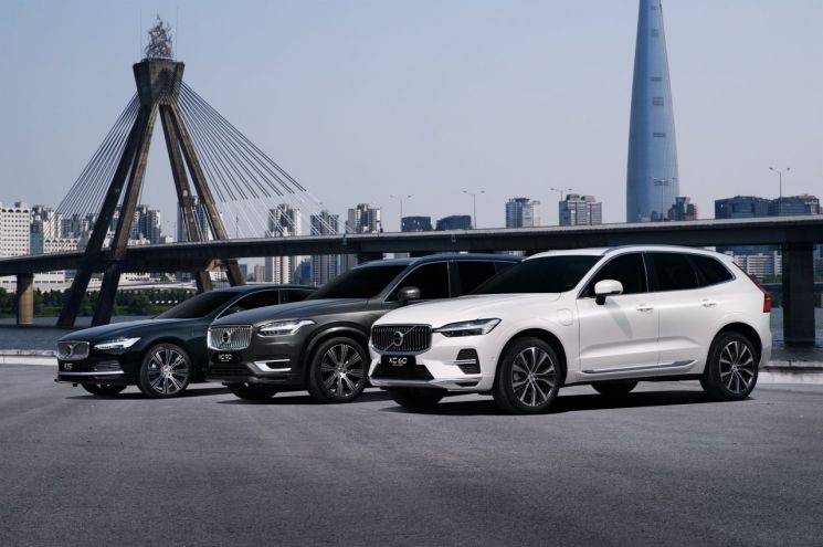 Volvo launches new XC90, S90, XC60 PHEV models... "57km driving range in pure electric mode"