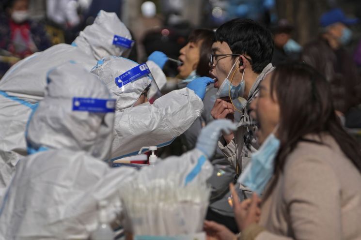 美당국자 "中 '제로 코로나' 전략, 효과 있을 것 같지 않아"