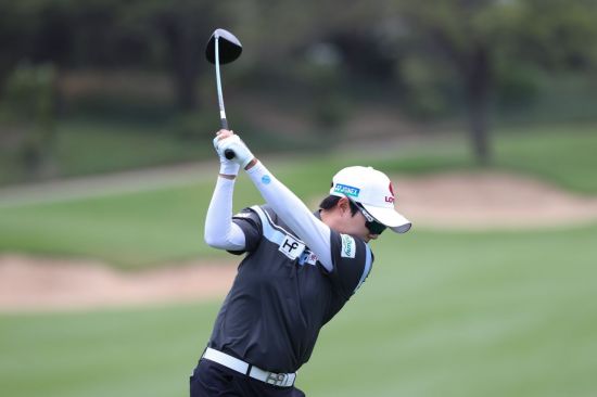 김효주의 신바람 "1타 차 공동 2위"…그린 ‘6언더파 선두’