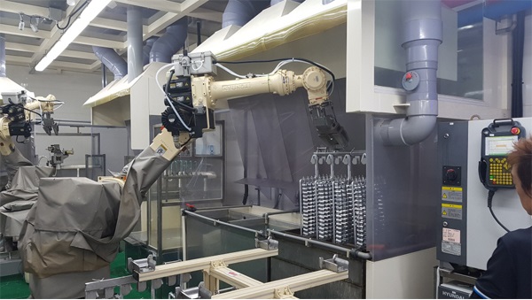 사람 대신 절단·용접…로봇이 중대재해법 구원투수[무인시대⑤]