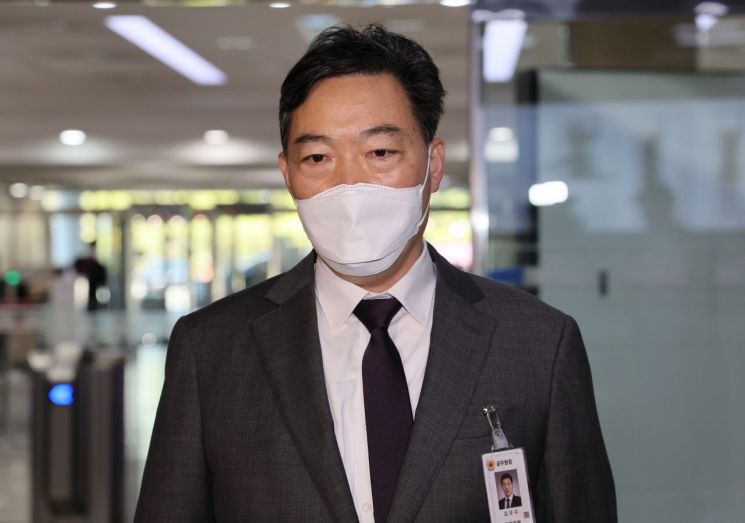 김오수 "검수완박 앞서 총장 탄핵절차 먼저 진행해달라"