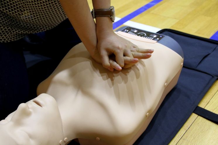 병원밖 급성심정지 한해 3만3000명…"CPR 생존율 두 배 높여"