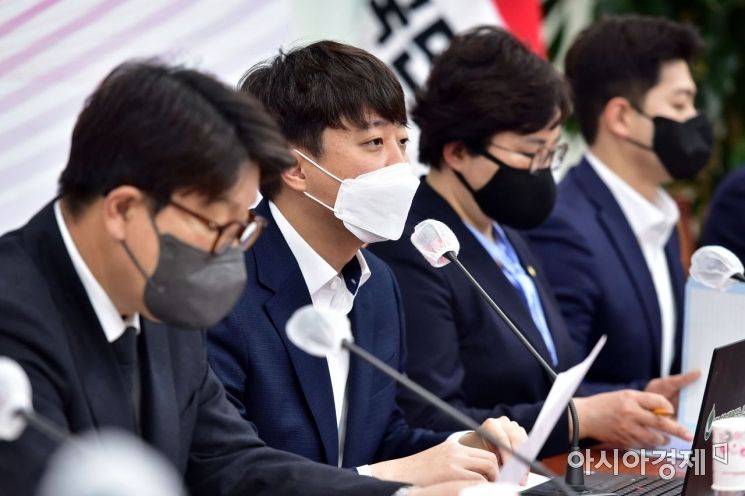 이준석 국민의힘 대표가 25일 국회에서 열린 최고위원회의에 참석, 모두발언을 하고 있다./윤동주 기자 doso7@