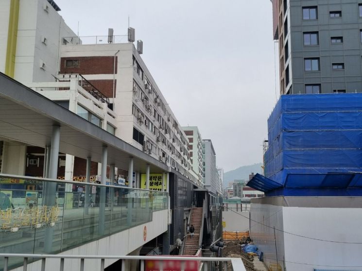 [르포] 吳, 세운상가 철거 계획에…상인들 "그럼 어디서 장사하냐" 분통