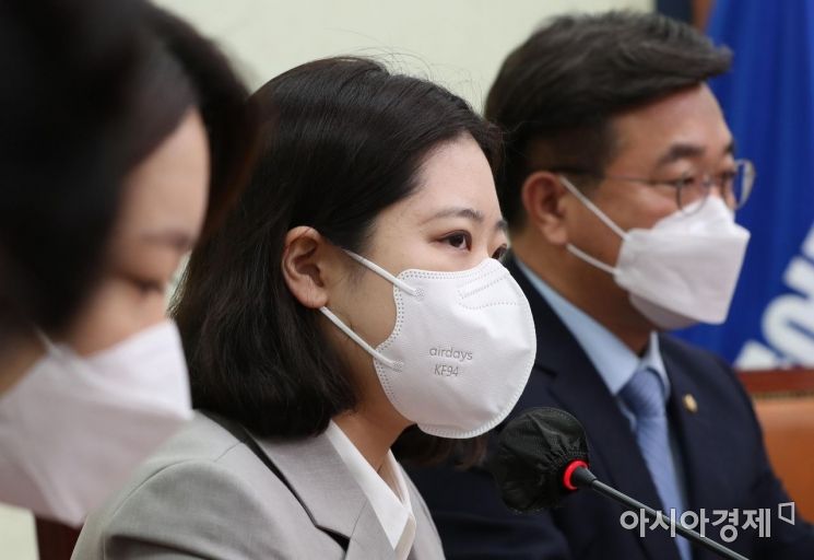 박지현 더불어민주당 공동비상대책위원장이 25일 국회에서 열린 비상대책위원회의에 참석, 모두발언을 하고 있다./윤동주 기자 doso7@
