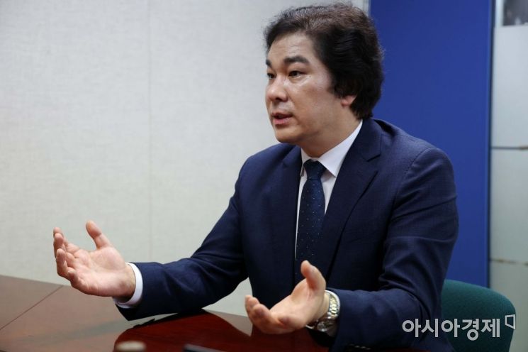 유웅환 대통령직인수위원회 경제2분과 인수위원이 27일 아시아경제와 인터뷰하고 있다. /문호남 기자 munonam@