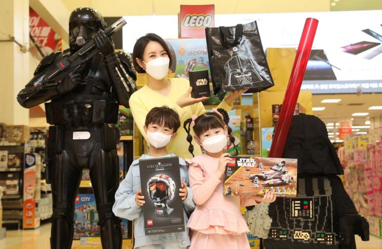 이마트·SSG닷컴, 스타워즈 데이 행사…“굿즈 증정부터 할인 쿠폰까지”