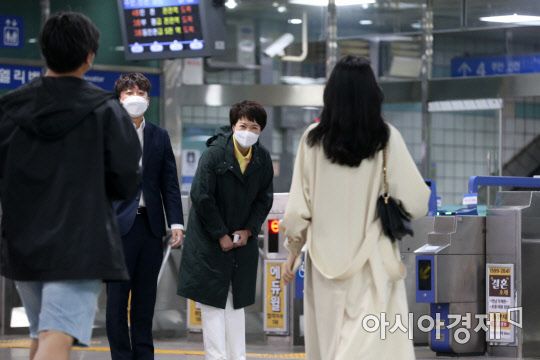 이준석, 김은혜·김진태 지원 유세에 지지자들, "성 상납 의혹은?" 부글부글