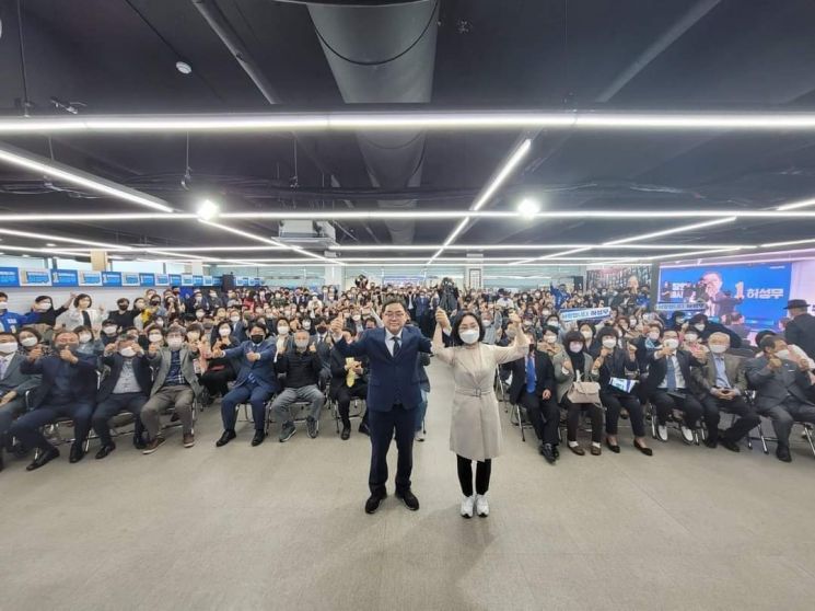 ‘재선 출사표’ 던진 허성무, 창원특례시장될까?…개소식 5000여명 방문