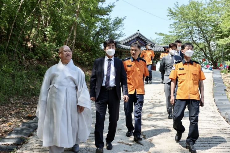 최병일 경기소방본부장, 부처님 오신날 앞두고 사찰 화재 안전점검