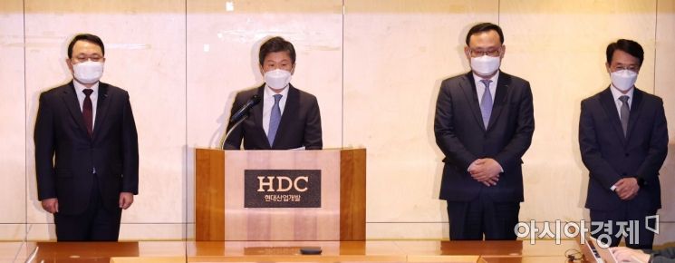 4일 서울 HDC현대산업개발 용산 사옥에서 열린 광주 화정동 아이파크 사고수습 관련 추가대책 발표 기자회견에서 정몽규 회장이 발언하고 있다. /문호남 기자 munonam@