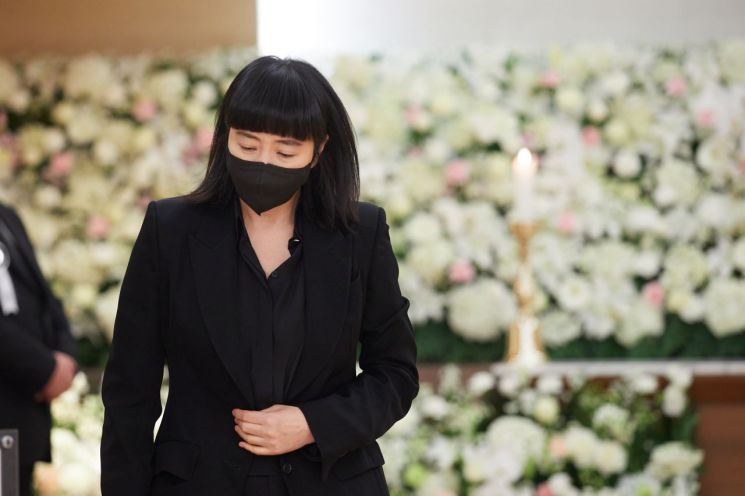 [포토]상실 안고 애도하는 故 강수연 동료들