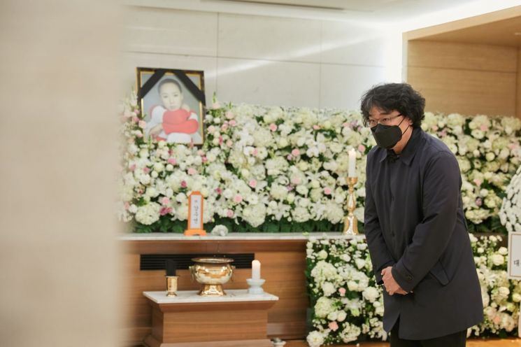 [포토]상실 안고 애도하는 故 강수연 동료들