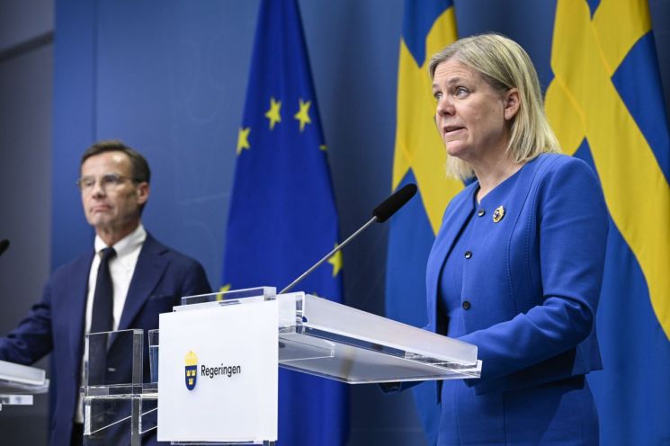 스웨덴 총리 "나토 가입 결정…안보정책의 역사적 변화" 공식 발표